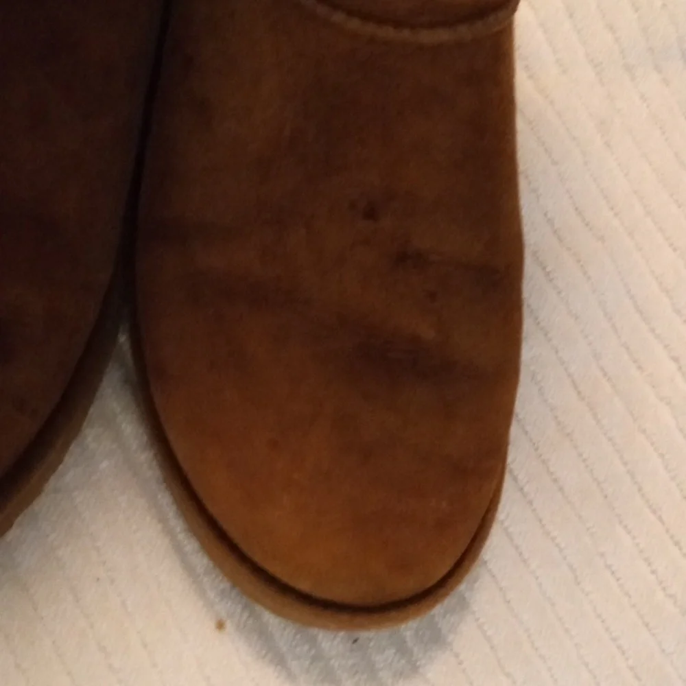 Ugg Boots - Picture 4 of 7